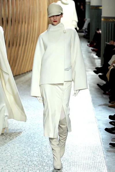 Look 2